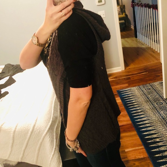 Sleeveless Cardigan - Size M - Picture 2 of 4